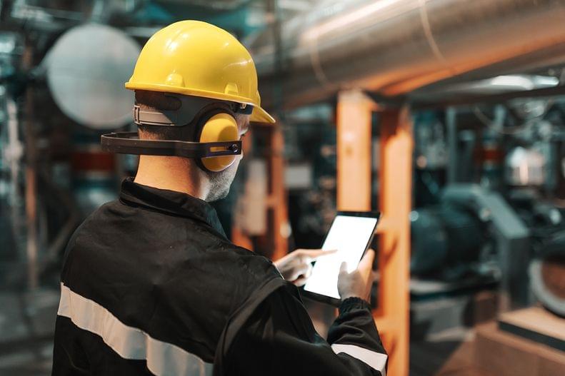 Страхование иностранных граждан в РФ